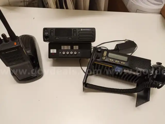 Motorola 1225 Series Radio Motorola Radio, SN 75IRY0867 Motorola HT1000 portable radio