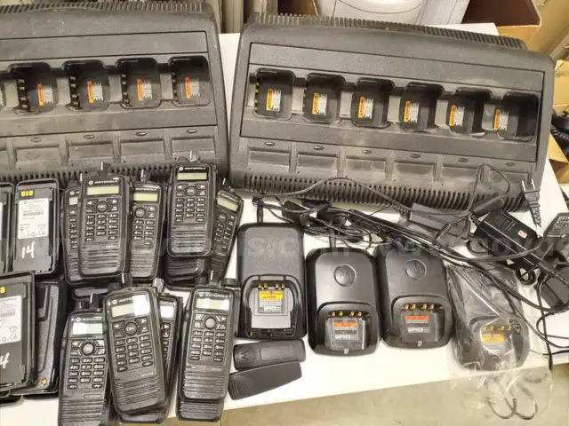 21 6550 Radios