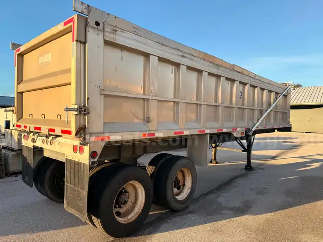 2005 32&#x27; ALUMINUM DUMP TRAILOR