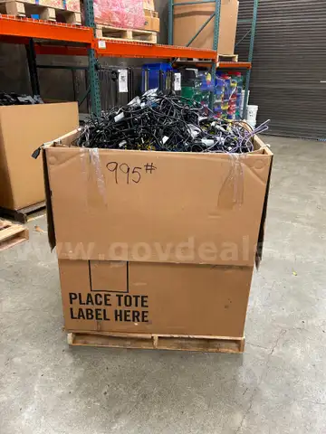 Gaylord of Wires, Cords and Cables, Gross Weight 995 lbs (406-5)
