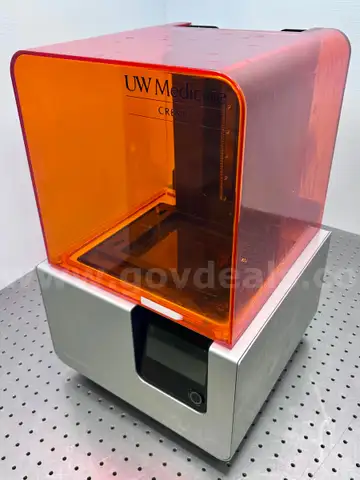 3D Printer: Formlabs Form 2 (406-16)