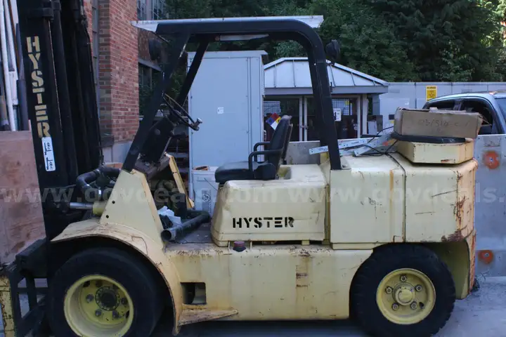 Forklift: Hyster Diesel Type &#x27;D&#x27; Industrial Truck - For Parts or Repair (OS406-75)
