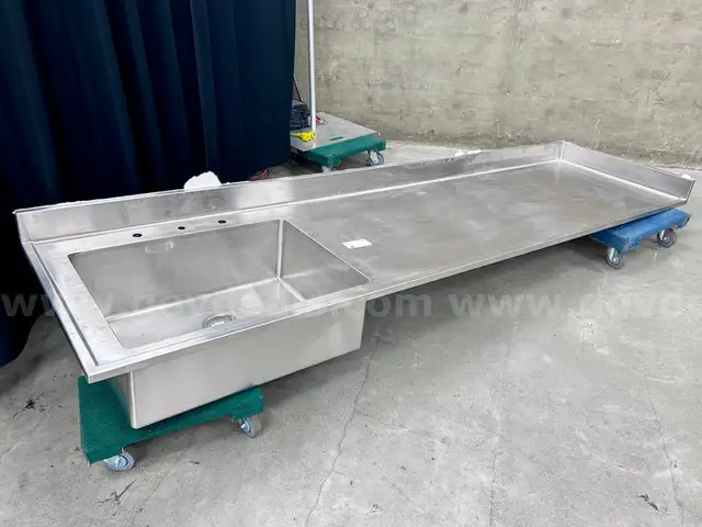 9&#x27; Stainless Steel Counter with Built in Sink (406-83)
