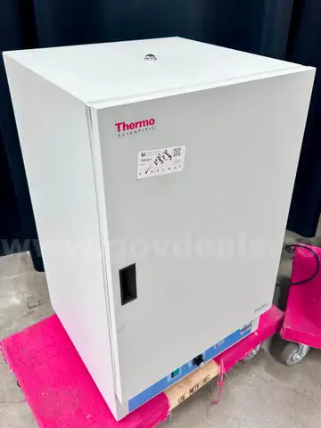 Lab Oven: Thermo Scientific 403 (408-8)