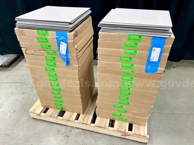 Lot of LVT Floor Tiles: 32+ Cartons of Mannington Mills 18&#x22; x 18&#x22; &#x22;Ceramic Emboss&#x22; Flooring (408-20)