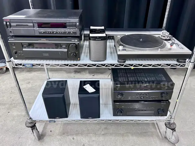 Lot of Stereo System Components (413-56)