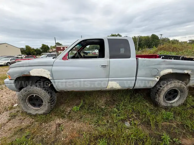 1999 Dodge Ram 1500 Club Cab Long Bed 4WD