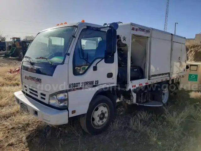 2007 GMC W55042 Street Sweeper