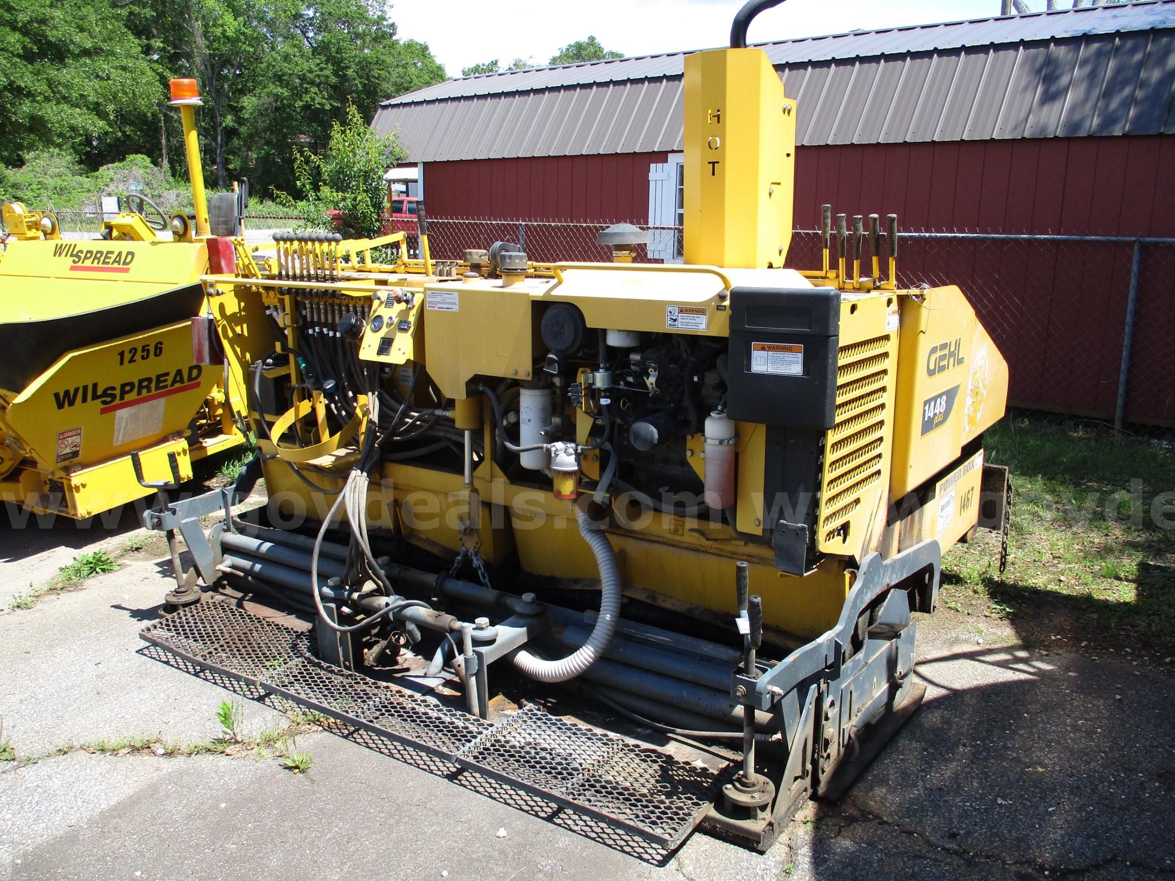 GEHL 1448 PAVER WITH TRACK DRIVE | GovDeals
