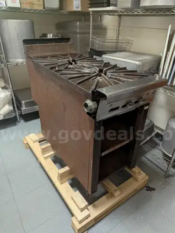 Cafeteria Stove - Used Condition