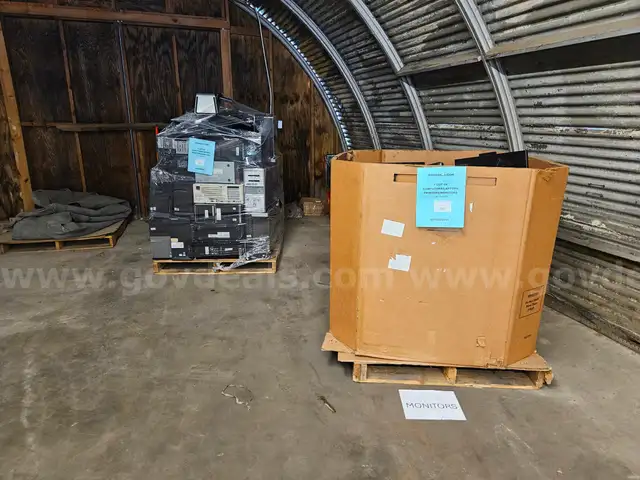 Lot of Computers/Monitors (2 pallets)