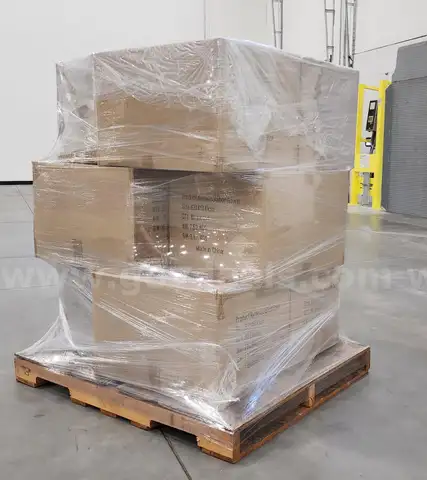489 Pallets - Impervious Level 2 Gowns, Various Brands / Total Gowns: 400,781
