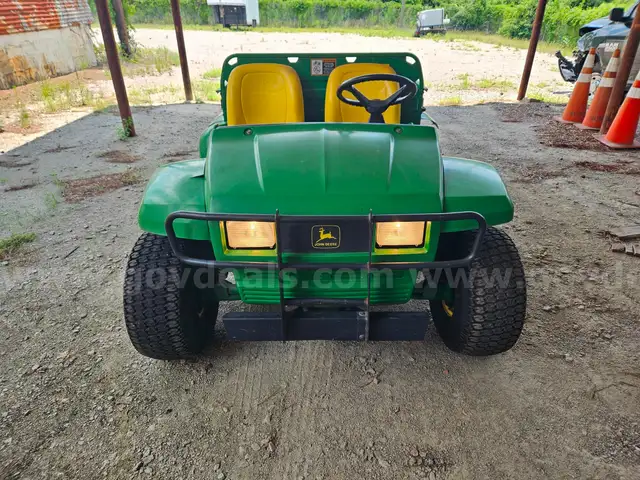 John Deere 6x4 Gasoline Gator UTV