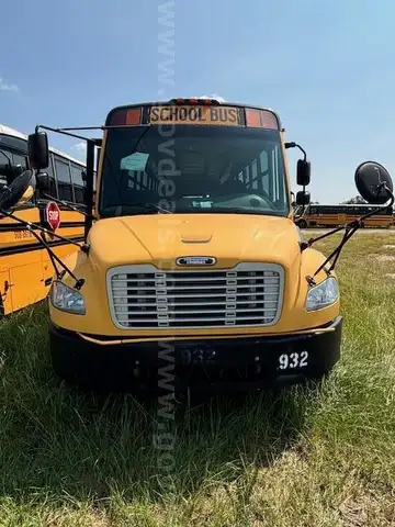 2008 Freightliner B2