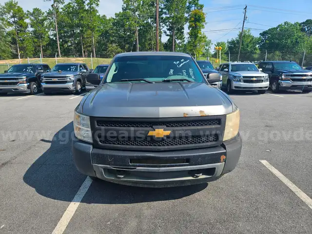 2013 Chevrolet Silverado 1500 Work Truck Ext. Cab 4WD 4-DR, 5.3L V8