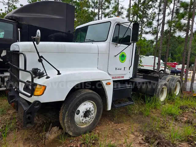 2002 Freightliner FLD120
