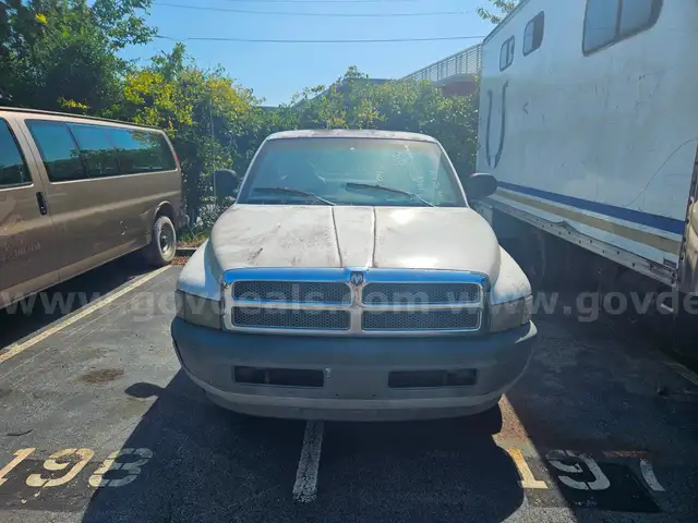 1999 Dodge Ram 1500 Reg. Cab Long Bed 2WD 2-DR, 3.9L V6