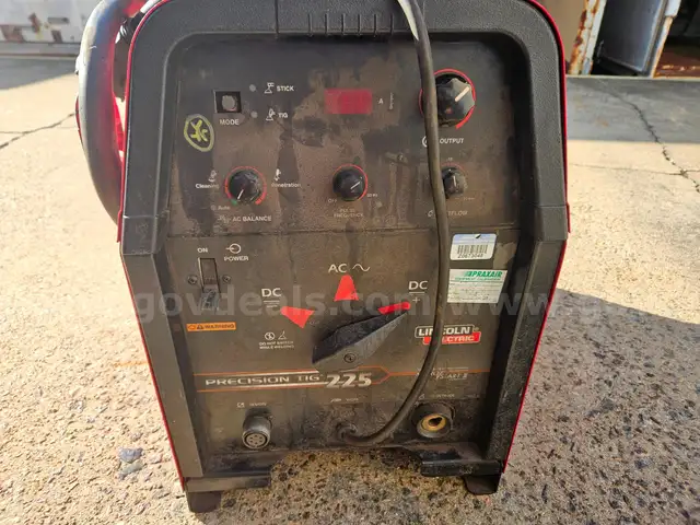 LINCOLN PRECISION TIG 225