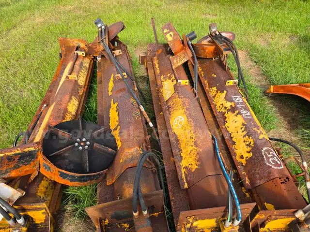 Lot of Tailgate Sand Spreaders