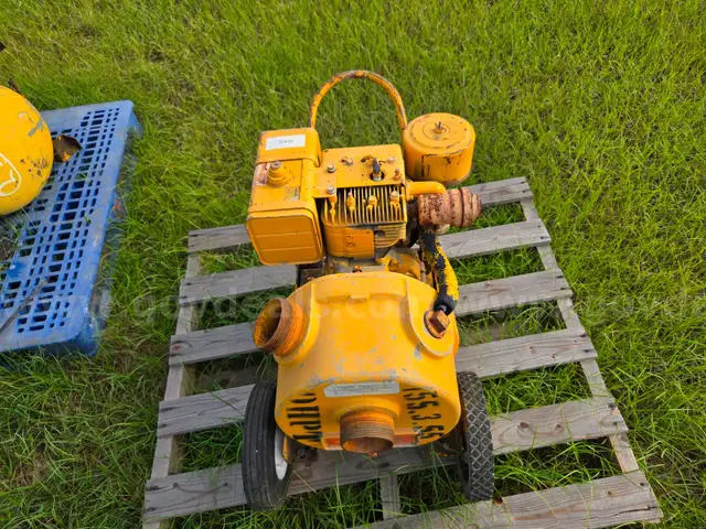 CH&#x26;E CENTRIFUGAL PUMP