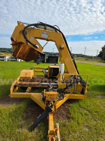 MADDOCK TRACTOR DITCHER