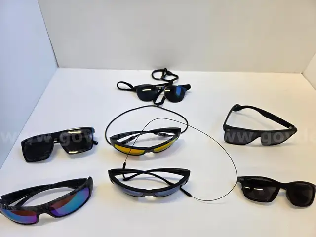 Lot of Sunglasses (Approx 7)