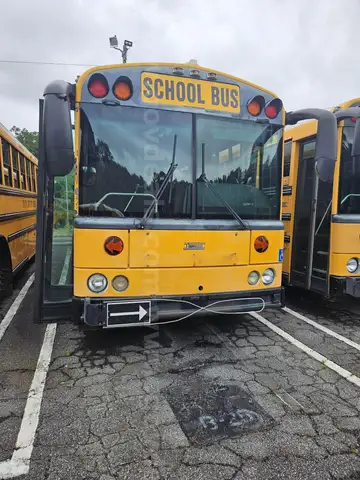 2004 Thomas Saf-T-Liner HDX