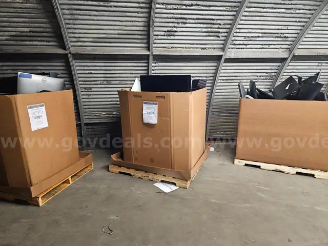 LOT OF LAPTOPS/CPUS/MONITORS