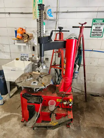 TC 530TX Tire Changer