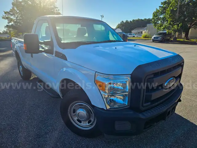 2016 Ford F-250 Reg. Cab SD XL 2WD 2-DR, 6.2L V8