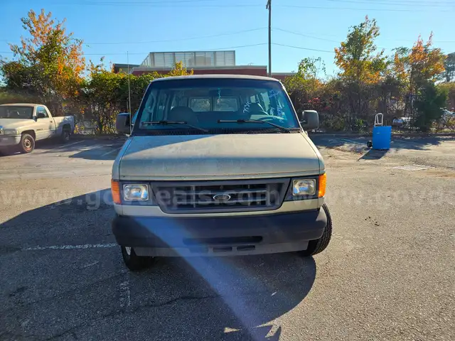 2004 Ford Econoline 5.4L V8