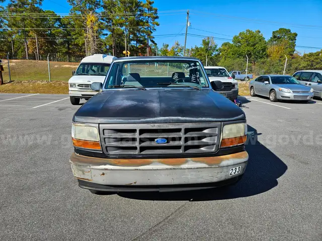 1995 Ford F-250 Reg. Cab  2WD 2-DR, 5.8L V8