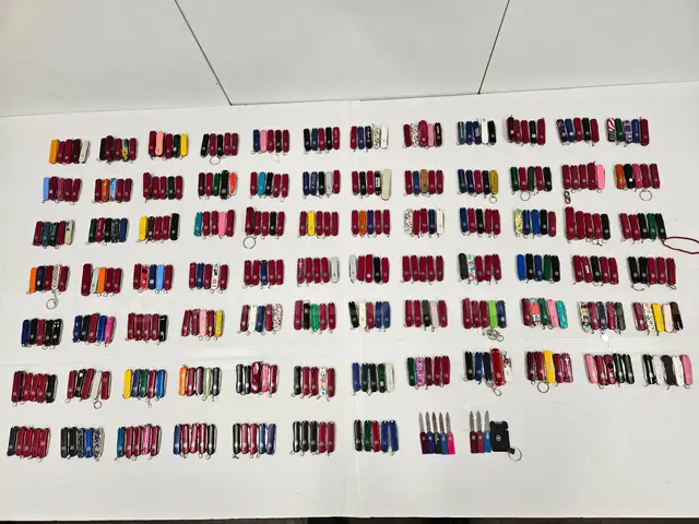 Lot of Small Swiss Knives (Approx 404)