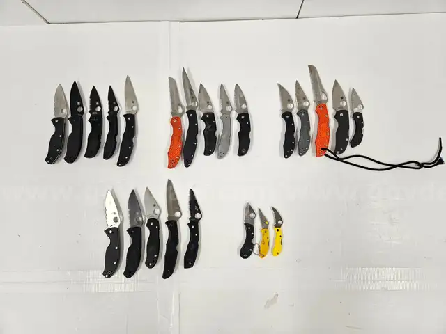 Lot of Spyderco Knives (Approx 23)