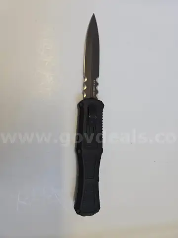 Benchmade Claymore OTF Knife