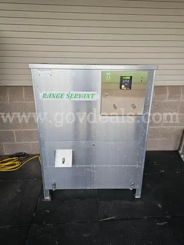 Ultima Driving Range Ball Machine