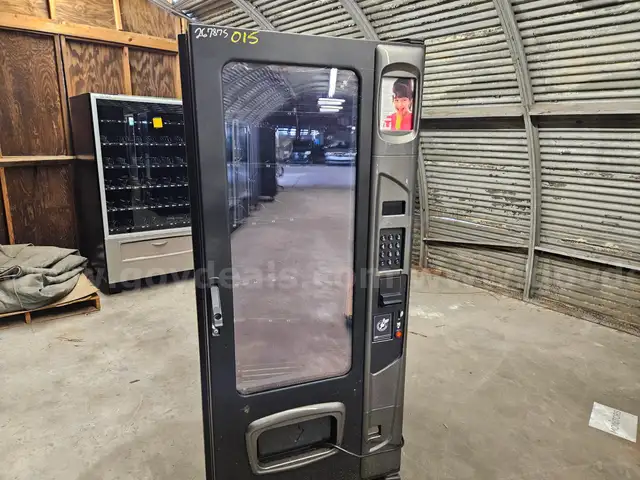 USI 3576 VENDING MACHINE
