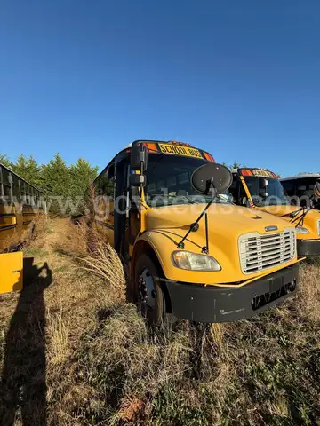 2008 Freightliner B2