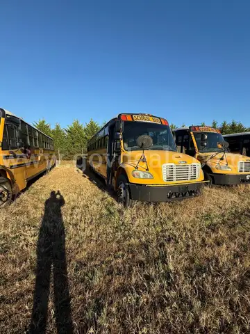 2008 Freightliner B2