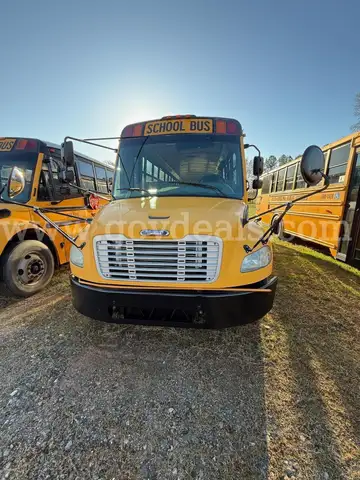 2008 Freightliner B2