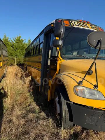 2008 Freightliner B2