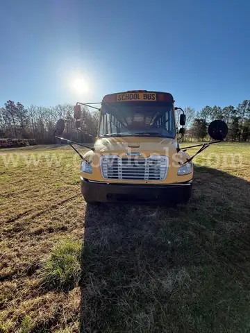 2008 Freightliner B2 Bus Chassis
