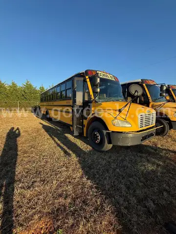 2009 Freightliner B2 Bus Chassis