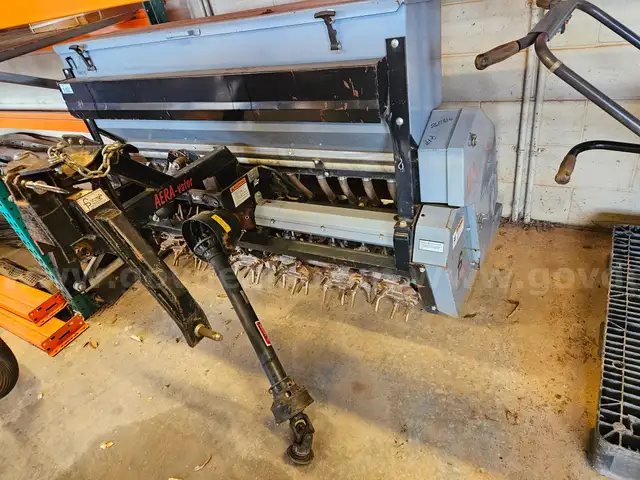 Aera-vator UA20 w/Seeder SB60