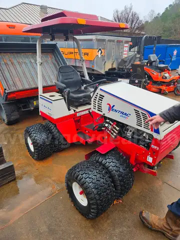 8117 Kawasaki FD 851D Tractor