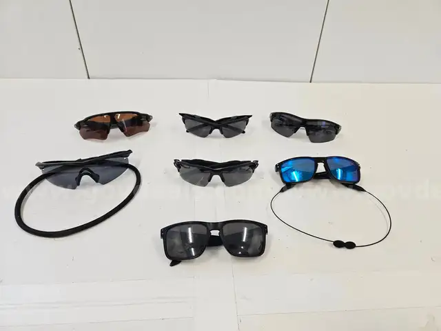 Lot of Oakley Sunglasses (Approx 7)