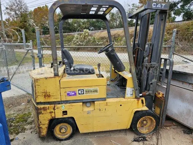 Caterpillar Forklift
