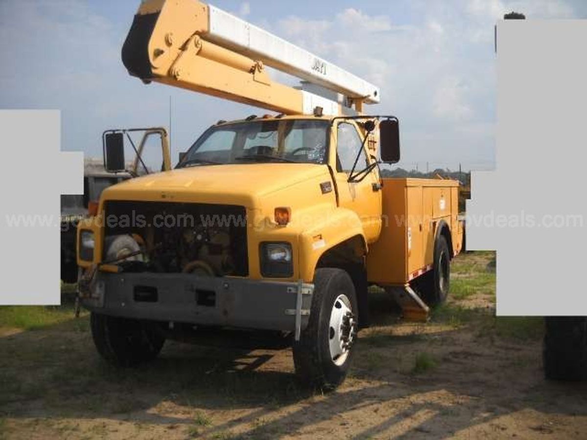 2002 GMC C7H042 Bucket Truck (7.2L L6 Turbo Diesel) | GovDeals