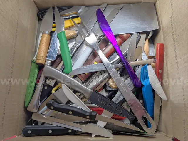 27.4 Pound Lot of Various Kitchen Knives-Utensils/PRE-OWNED/DS17944/96093/TSA