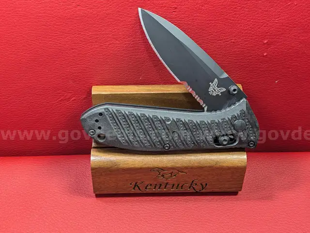 Benchmade 575 Mini Presidio II S30V Knife/PRE-OWNED/DS17947/96123/TSA